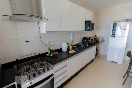 Apartamento para alugar com 74m², 2 quartos e 1 vagaCozinha