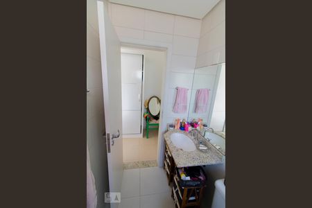 Apartamento para alugar com 74m², 2 quartos e 1 vagaBanheiro da Suite