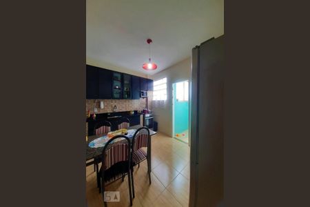 Apartamento à venda com 85m², 2 quartos e 2 vagasCozinha