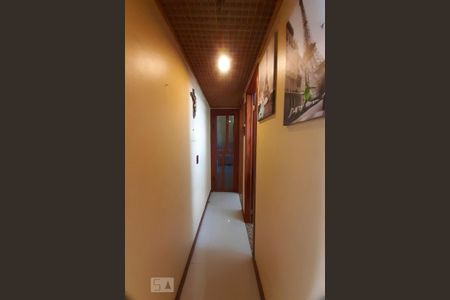 Apartamento à venda com 85m², 2 quartos e 2 vagasCorredor