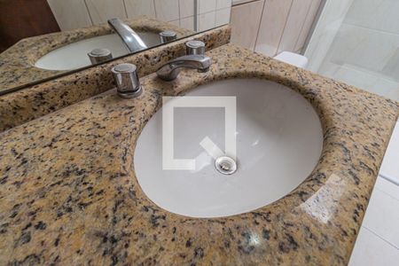 Casa à venda com 140m², 3 quartos e 4 vagas Casa à venda com 140m², 3 quartos e 4 vagasBanheiro - Pia