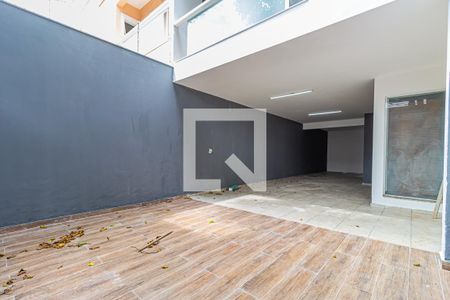 Casa à venda com 140m², 3 quartos e 4 vagas Casa à venda com 140m², 3 quartos e 4 vagasGaragem