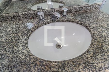 Casa à venda com 140m², 3 quartos e 4 vagas Casa à venda com 140m², 3 quartos e 4 vagasBanheiro da Suite - Pia