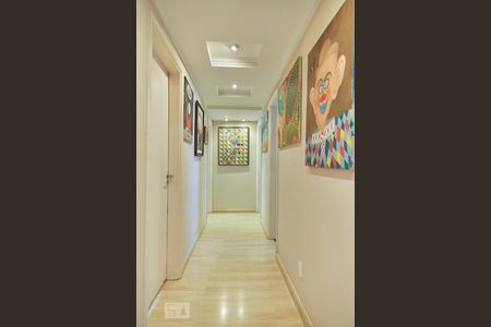 Apartamento à venda com 140m², 3 quartos e 1 vagaCorredor