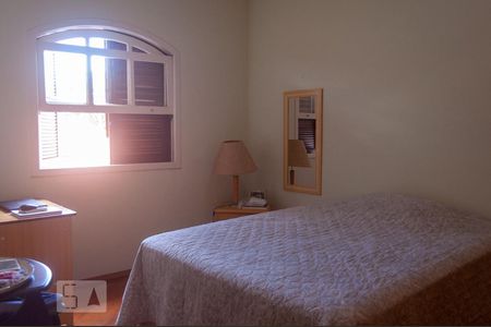 Casa à venda com 360m², 3 quartos e 3 vagasQuarto 3 - Suíte