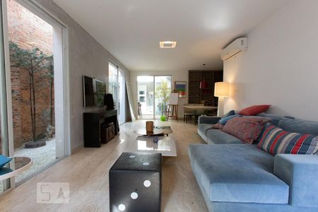 Sala de casa de condomínio para alugar com 3 quartos, 140m² em Itaim Bibi, São Paulo