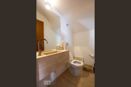 Lavabo de casa de condomínio para alugar com 3 quartos, 140m² em Itaim Bibi, São Paulo