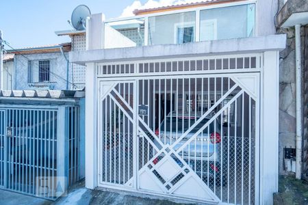 Casa para alugar com 100m², 2 quartos e 1 vagaFachada