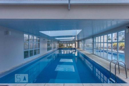 Apartamento para alugar com 220m², 3 quartos e 3 vagas Apartamento para alugar com 220m², 3 quartos e 3 vagasÁrea Comum - Piscina Coberta