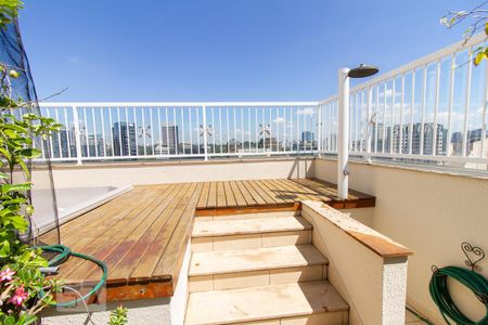 Apartamento para alugar com 220m², 3 quartos e 3 vagas Apartamento para alugar com 220m², 3 quartos e 3 vagasVaranda