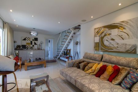 Apartamento para alugar com 220m², 3 quartos e 3 vagas Apartamento para alugar com 220m², 3 quartos e 3 vagasSala