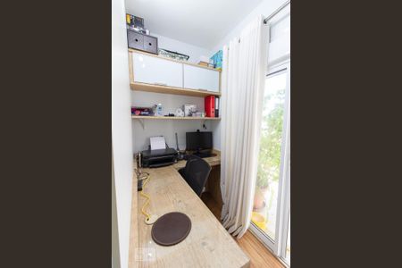 Apartamento para alugar com 220m², 3 quartos e 3 vagas Apartamento para alugar com 220m², 3 quartos e 3 vagasEscritório