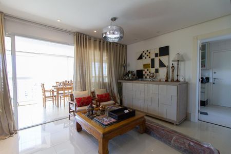 Apartamento para alugar com 220m², 3 quartos e 3 vagas Apartamento para alugar com 220m², 3 quartos e 3 vagasSala