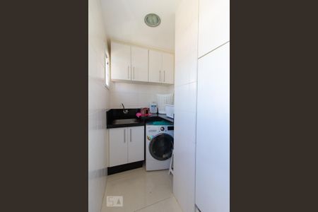 Apartamento para alugar com 220m², 3 quartos e 3 vagas Apartamento para alugar com 220m², 3 quartos e 3 vagasLavanderia
