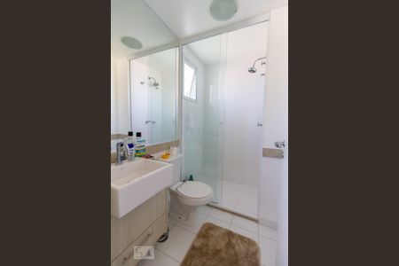 Apartamento para alugar com 220m², 3 quartos e 3 vagas Apartamento para alugar com 220m², 3 quartos e 3 vagasBanheiro da Suíte 2