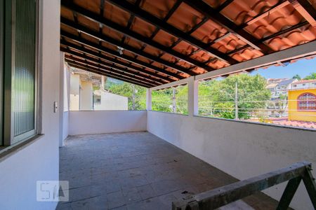 Casa de condomínio à venda com 175m², 3 quartos e 2 vagas Casa de condomínio à venda com 175m², 3 quartos e 2 vagasVaranda do Quarto 2