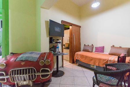 Casa à venda com 300m², 5 quartos e sem vagaSala de TV
