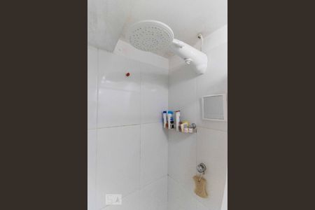 Casa à venda com 300m², 5 quartos e sem vagaBanheiro da Suíte 4 - Chuveiro elétrico