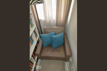 Apartamento à venda com 70m², 2 quartos e sem vagaCorredor