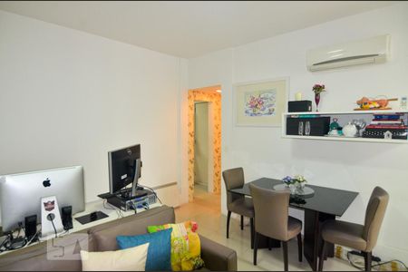 Apartamento à venda com 70m², 2 quartos e sem vagaSala