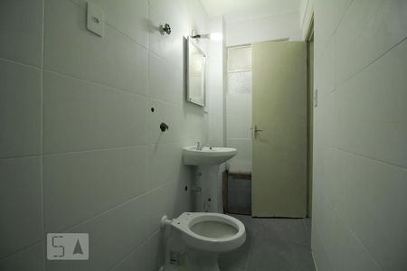 Banheiro de kitnet/studio para alugar com 1 quarto, 25m² em Liberdade, São Paulo