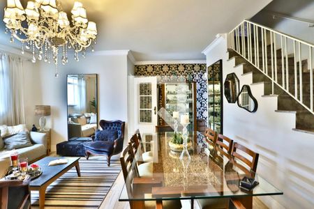 Sala de casa à venda com 3 quartos, 240m² em Vila Bertioga, São Paulo