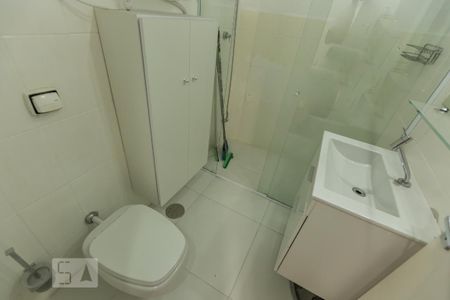 Banheiro de apartamento para alugar com 1 quarto, 45m² em Centro, São Paulo