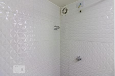 Banheiro de kitnet/studio para alugar com 1 quarto, 30m² em Vila Buarque, São Paulo