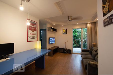 Sala de apartamento à venda com 3 quartos, 68m² em Jardim Aeroporto, São Paulo