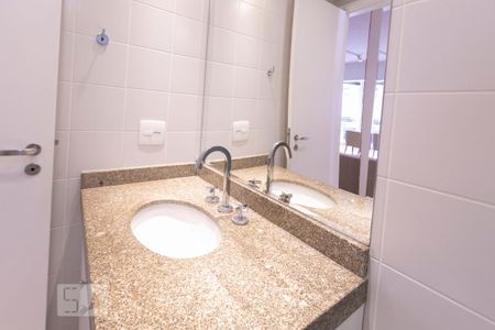 Apartamento para alugar com 65m², 2 quartos e 1 vaga Apartamento para alugar com 65m², 2 quartos e 1 vagaBanheiro