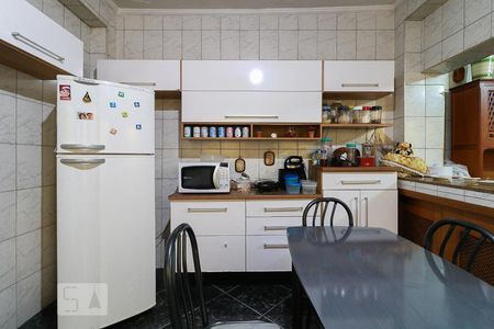 Casa à venda com 130m², 3 quartos e 2 vagas Casa à venda com 130m², 3 quartos e 2 vagasCozinha
