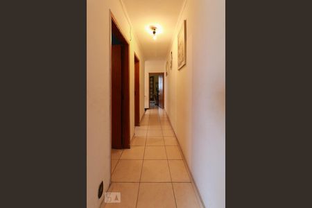 Casa à venda com 130m², 3 quartos e 2 vagas Casa à venda com 130m², 3 quartos e 2 vagasCorredor