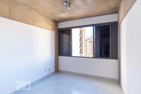 Quarto de apartamento à venda com 1 quarto, 60m² em Cambui, Campinas