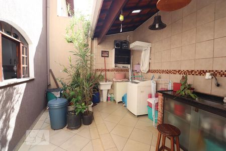 Casa à venda com 180m², 4 quartos e 3 vagasÁrea de Serviço