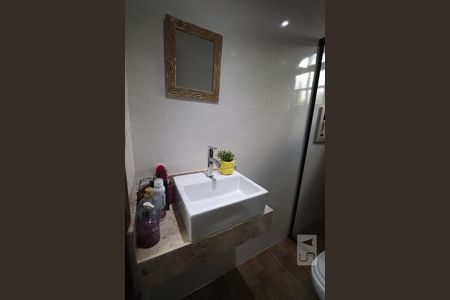 Casa à venda com 180m², 4 quartos e 3 vagasBanheiro Social