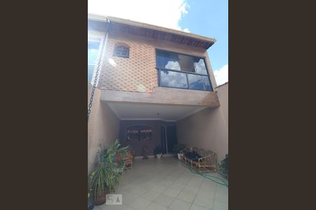 Casa à venda com 180m², 4 quartos e 3 vagasFachada