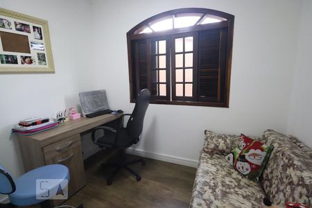 Dormitório 2 de casa à venda com 4 quartos, 180m² em Vila Camilopolis, Santo André