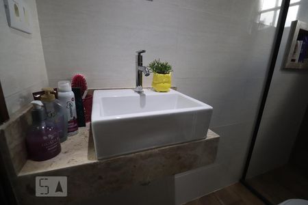 Casa à venda com 180m², 4 quartos e 3 vagasBanheiro Social