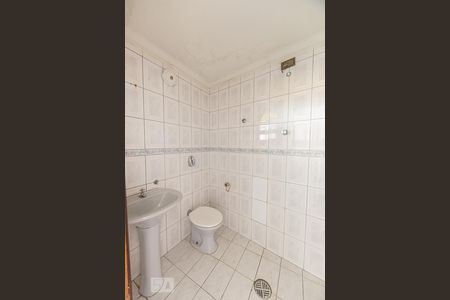 Casa à venda com 360m², 3 quartos e 6 vagasBanheiro de Serviço 2