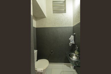 Casa à venda com 360m², 3 quartos e 6 vagasLavabo da Cozinha