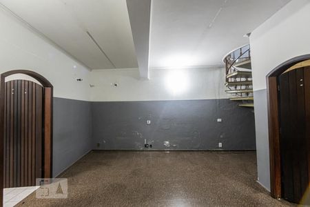 Casa à venda com 360m², 3 quartos e 6 vagasComodo Reversível 2