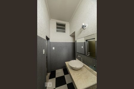 Casa à venda com 360m², 3 quartos e 6 vagasBanheiro Suite 1