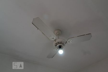 Casa à venda com 72m², 2 quartos e 1 vagaVentilador