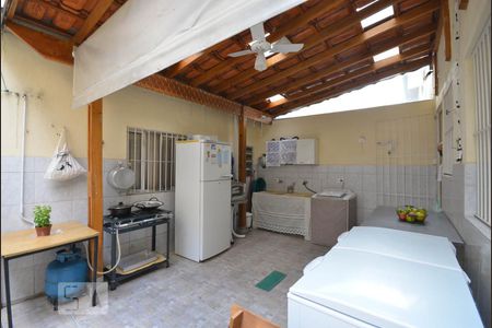 Casa à venda com 100m², 2 quartos e sem vaga Casa à venda com 100m², 2 quartos e sem vagaArea de Serviço