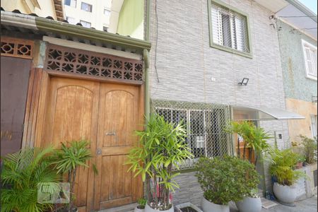 Casa à venda com 100m², 2 quartos e sem vaga Casa à venda com 100m², 2 quartos e sem vagaFachada