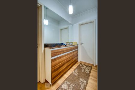 Corredor de apartamento para alugar com 2 quartos, 69m² em Centro, Curitiba