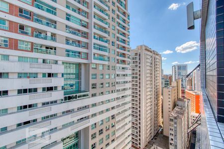 Vista da Sala de apartamento para alugar com 2 quartos, 69m² em Centro, Curitiba