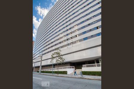 Apartamento para alugar com 69m², 2 quartos e 1 vagaFachada