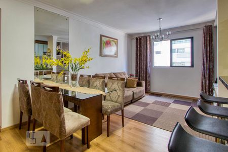 Sala de apartamento para alugar com 2 quartos, 69m² em Centro, Curitiba