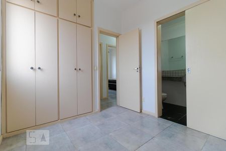Apartamento à venda com 80m², 3 quartos e 1 vaga Apartamento à venda com 80m², 3 quartos e 1 vagaSuíte
